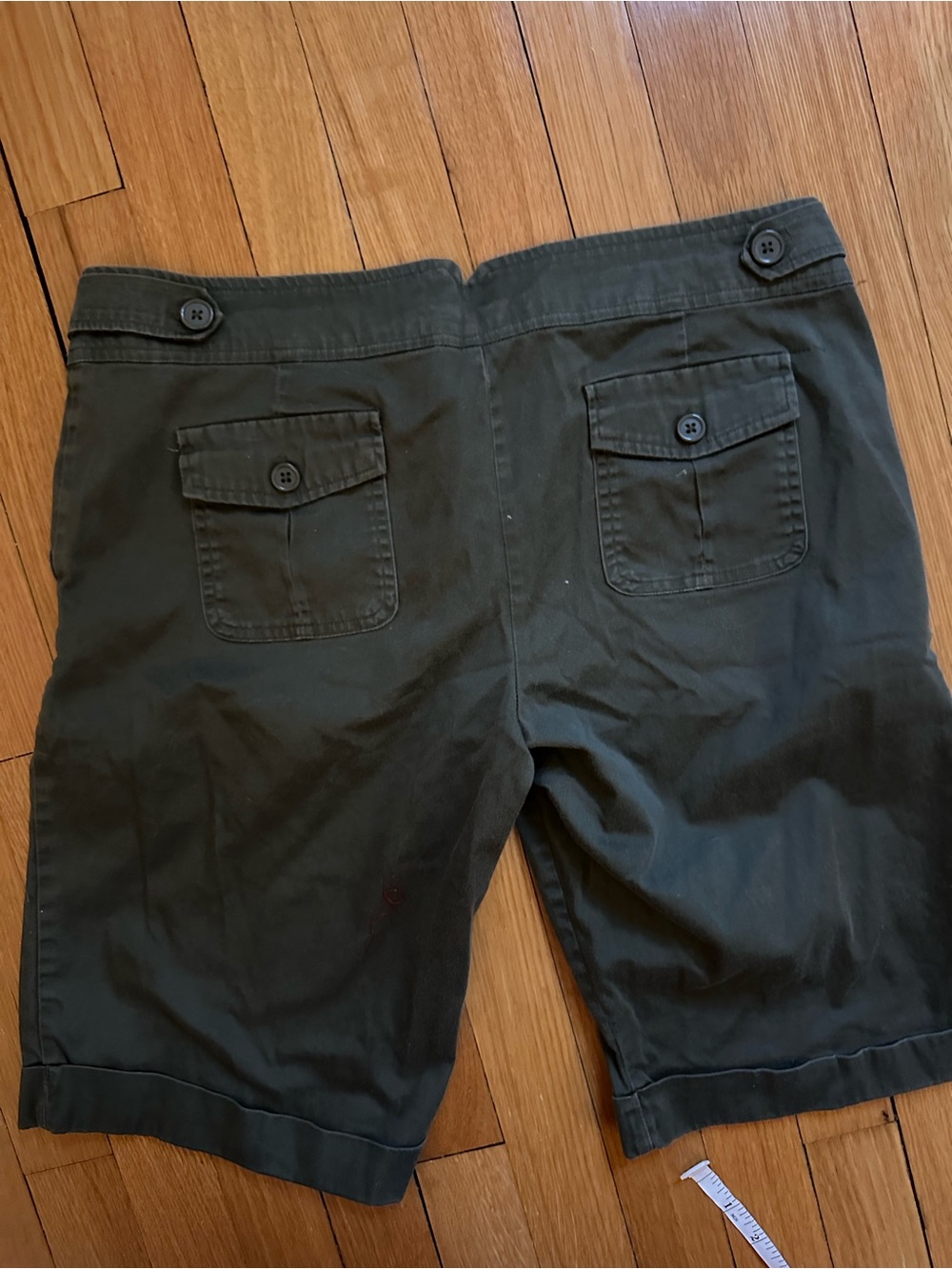 The Limited Olive Green Button-Accent Bermuda Shorts size 10 Women’s GUC - Picture 4 of 7